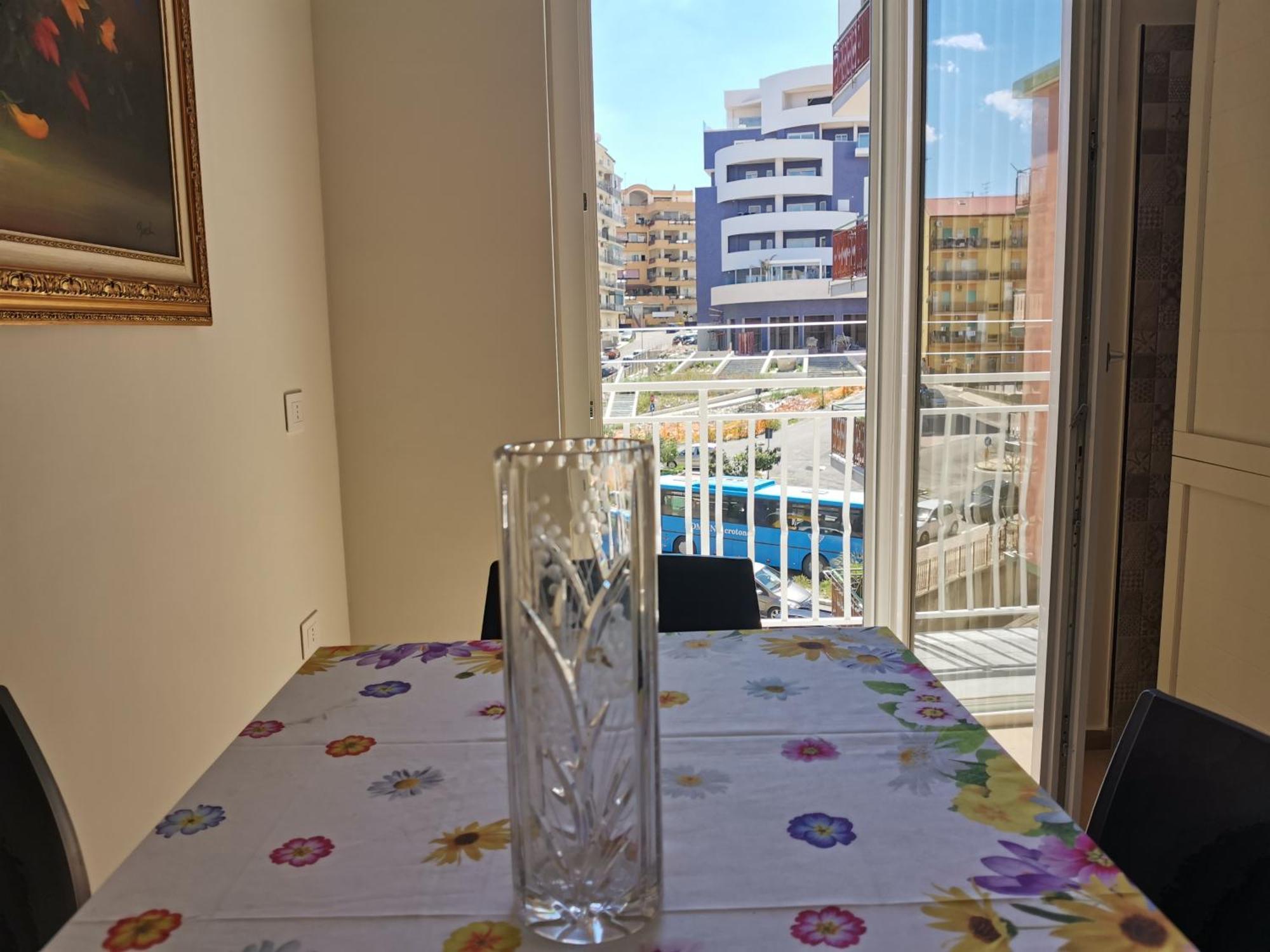 Palazzo Buscema - Appartamenti & Residence Crotone Bagian luar foto