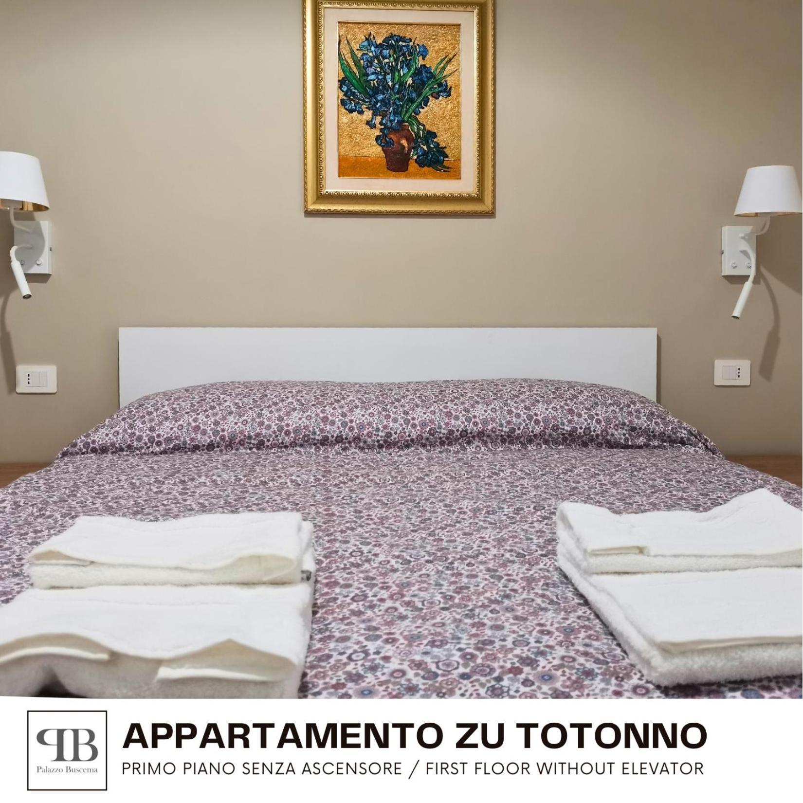 Palazzo Buscema - Appartamenti & Residence Crotone Bagian luar foto