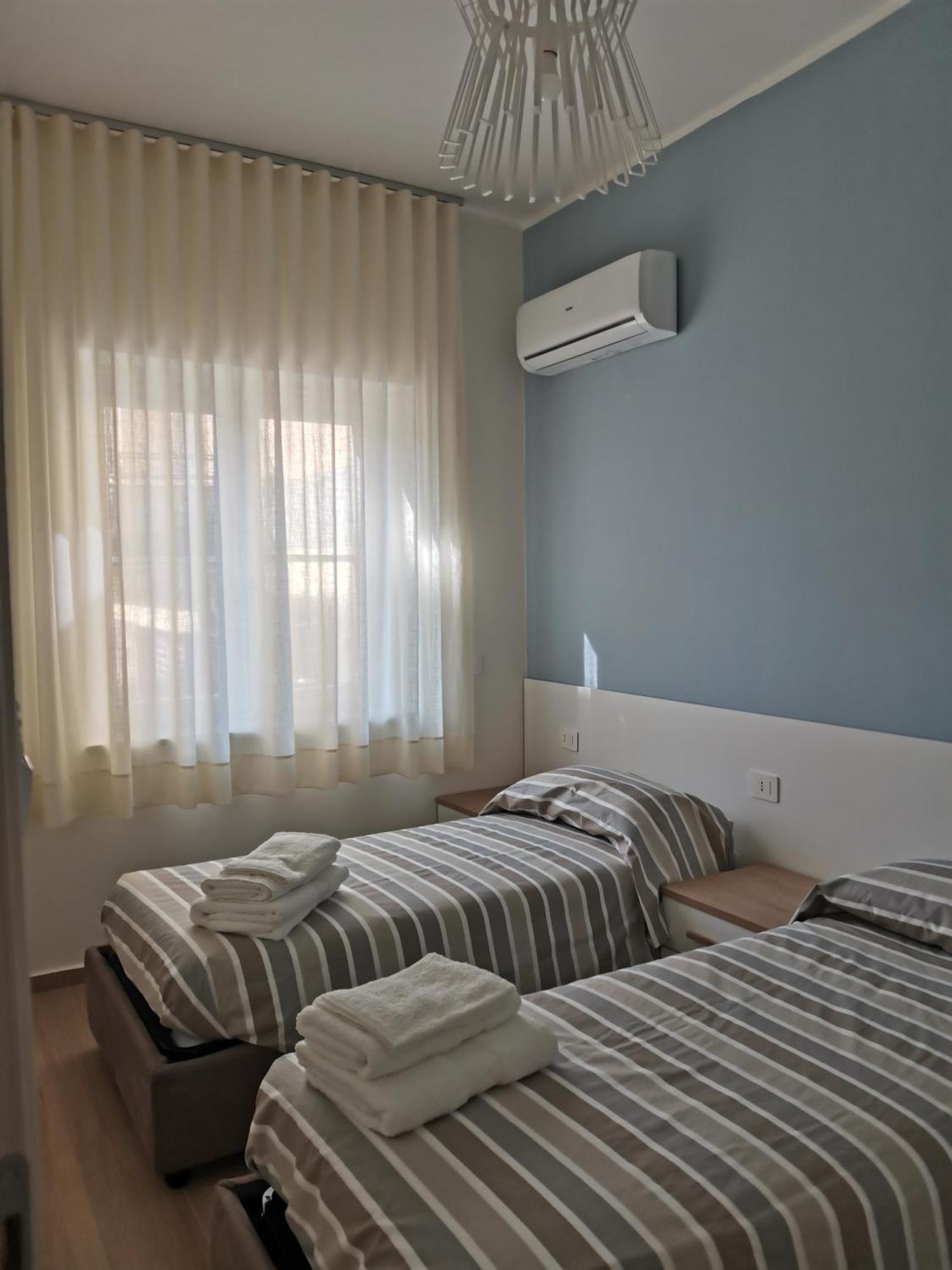 Palazzo Buscema - Appartamenti & Residence Crotone Bagian luar foto